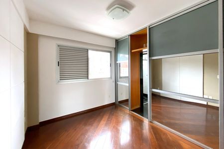 Apartamento à venda com 121m², 4 quartos e 2 vagasSuite 1