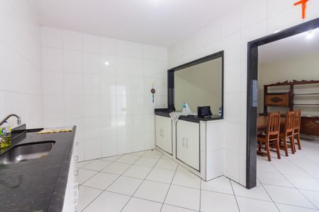 Casa à venda com 200m², 4 quartos e 3 vagasCozinha 