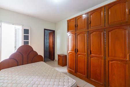 Casa à venda com 200m², 4 quartos e 3 vagasSuíte 1