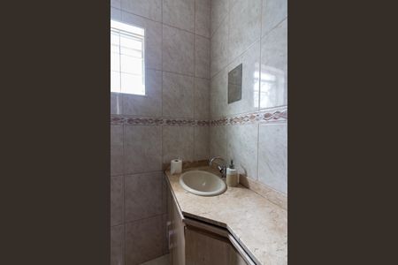 Casa à venda com 200m², 4 quartos e 3 vagasBanheiro 1