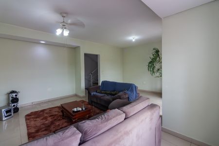 Casa à venda com 200m², 4 quartos e 3 vagasSala 