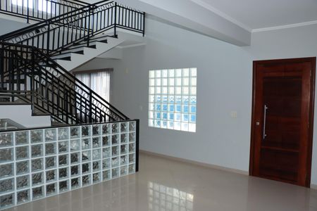 Casa de Condomínio para alugar com 3 quartos, 191m² em Rio Cotia, Cotia