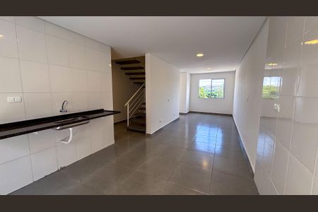 Sala de casa para alugar com 2 quartos, 101m² em Jardim Colinas, Jacareí
