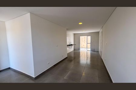 Casa para alugar com 101m², 2 quartos e 2 vagasCozinha