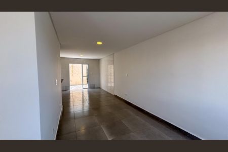 Casa para alugar com 101m², 2 quartos e 2 vagasCozinha