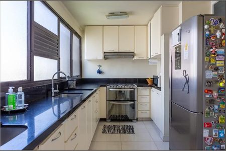 Apartamento para alugar com 4 quartos, 294m² em Real Parque, São Paulo