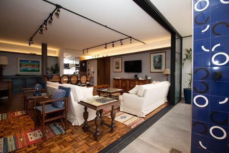 Apartamento para alugar com 154m², 3 quartos e 1 vagaSacada