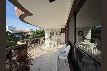 Apartamento para alugar com 202m², 4 quartos e 3 vagasVaranda