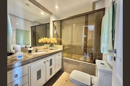 Apartamento para alugar com 202m², 4 quartos e 3 vagasBanheiro