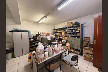 Casa à venda com 191m², 2 quartos e 6 vagasFoto 03