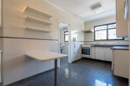 Apartamento para alugar com 178m², 4 quartos e 3 vagas
