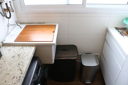 Apartamento à venda com 75m², 2 quartos e 2 vagasCozinha e Área de Serviço