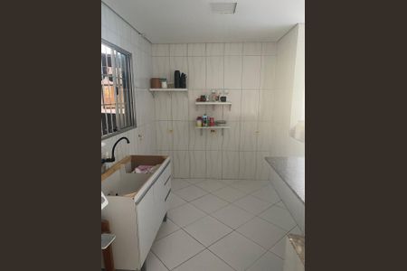 Casa à venda com 200m², 4 quartos e 2 vagas Casa à venda com 200m², 4 quartos e 2 vagasCozinha