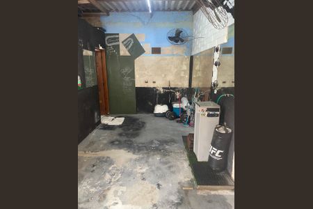 Casa à venda com 200m², 4 quartos e 2 vagas Casa à venda com 200m², 4 quartos e 2 vagasÁrea de serviço