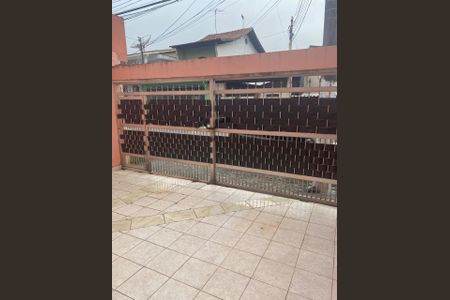 Casa à venda com 200m², 4 quartos e 2 vagas Casa à venda com 200m², 4 quartos e 2 vagasFachada