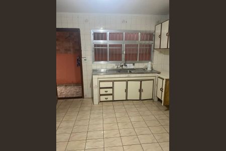 Casa à venda com 200m², 4 quartos e 2 vagas Casa à venda com 200m², 4 quartos e 2 vagasCozinha