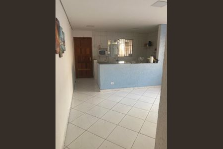 Casa à venda com 200m², 4 quartos e 2 vagas Casa à venda com 200m², 4 quartos e 2 vagasSegunda sala