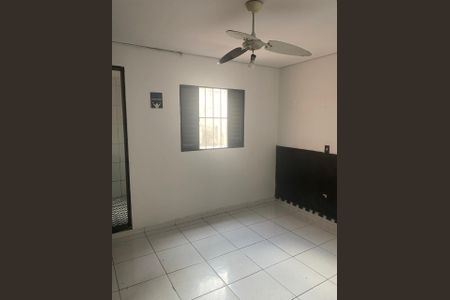 Casa à venda com 200m², 4 quartos e 2 vagas Casa à venda com 200m², 4 quartos e 2 vagasQuarto