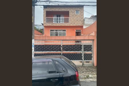 Casa à venda com 200m², 4 quartos e 2 vagas Casa à venda com 200m², 4 quartos e 2 vagasFachada