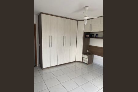Casa à venda com 200m², 4 quartos e 2 vagas Casa à venda com 200m², 4 quartos e 2 vagasQuarto