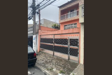 Casa à venda com 200m², 4 quartos e 2 vagas Casa à venda com 200m², 4 quartos e 2 vagasFachada