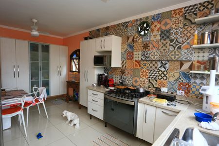 Casa à venda com 280m², 2 quartos e 2 vagascozinha