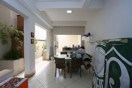Casa à venda com 280m², 2 quartos e 2 vagassala de festa churrasqueira 
