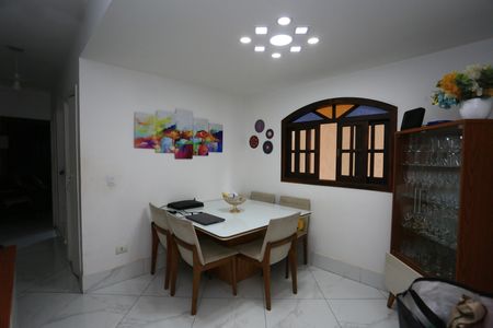 Casa à venda com 280m², 2 quartos e 2 vagasSala de Jantar