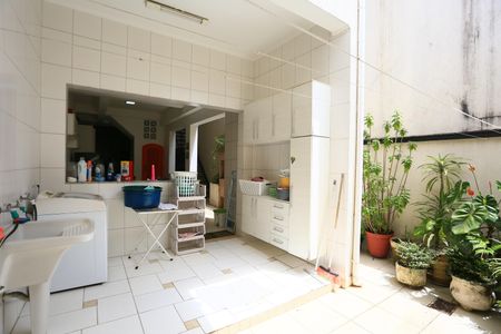 Casa à venda com 280m², 2 quartos e 2 vagasÁrea de Serviço