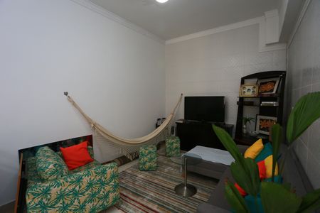 Casa à venda com 280m², 2 quartos e 2 vagassala sub tv