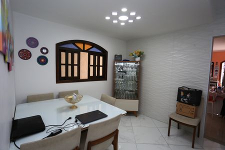 Casa à venda com 280m², 2 quartos e 2 vagasSala de Jantar