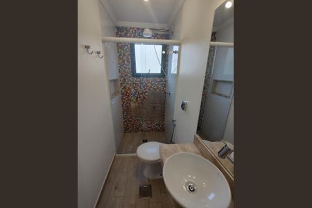 Banheiro de apartamento à venda com 1 quarto, 43m² em Ponte Preta, Campinas