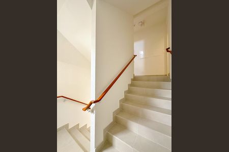 Apartamento para alugar com 43m², 1 quarto e sem vagaEscada