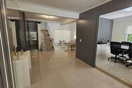 Casa à venda com 4 quartos, 291m² em Jardim Marajoara, São Paulo