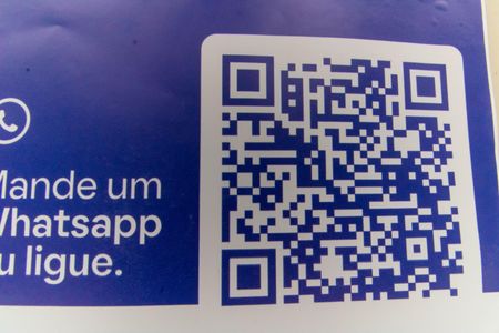 Casa de condomínio à venda com 472m², 5 quartos e 3 vagas Casa de condomínio à venda com 472m², 5 quartos e 3 vagasPlaquinha
