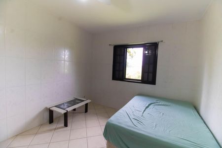 Casa de condomínio à venda com 472m², 5 quartos e 3 vagas Casa de condomínio à venda com 472m², 5 quartos e 3 vagasQuarto Externo 2