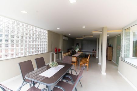 Casa de condomínio à venda com 472m², 5 quartos e 3 vagas Casa de condomínio à venda com 472m², 5 quartos e 3 vagasÁrea gourmet