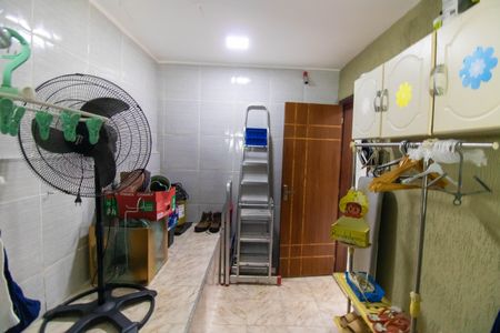 Casa de condomínio à venda com 472m², 5 quartos e 3 vagas Casa de condomínio à venda com 472m², 5 quartos e 3 vagasÁrea de Serviço