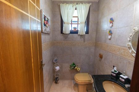 Casa de condomínio à venda com 472m², 5 quartos e 3 vagas Casa de condomínio à venda com 472m², 5 quartos e 3 vagasLavabo