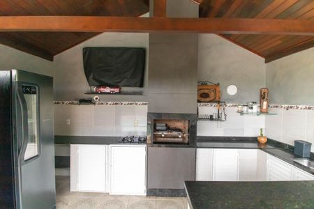 Casa de condomínio à venda com 472m², 5 quartos e 3 vagas Casa de condomínio à venda com 472m², 5 quartos e 3 vagasÁrea externa