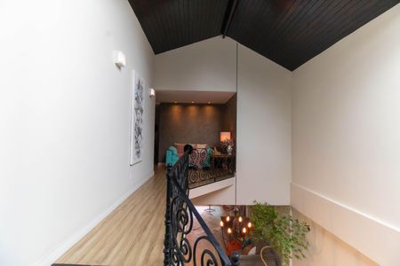 Casa de condomínio à venda com 472m², 5 quartos e 3 vagas Casa de condomínio à venda com 472m², 5 quartos e 3 vagasHall