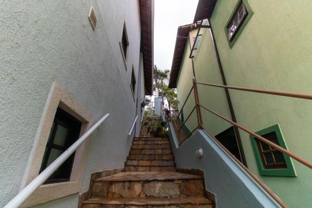 Casa de condomínio à venda com 472m², 5 quartos e 3 vagas Casa de condomínio à venda com 472m², 5 quartos e 3 vagasÁrea externa