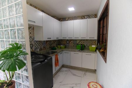 Casa de condomínio à venda com 472m², 5 quartos e 3 vagas Casa de condomínio à venda com 472m², 5 quartos e 3 vagasÁrea de Serviço