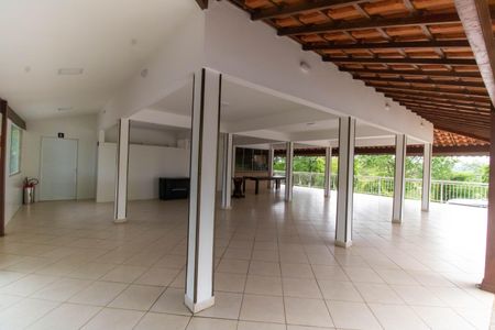 Casa de condomínio à venda com 472m², 5 quartos e 3 vagas Casa de condomínio à venda com 472m², 5 quartos e 3 vagasÁrea comum