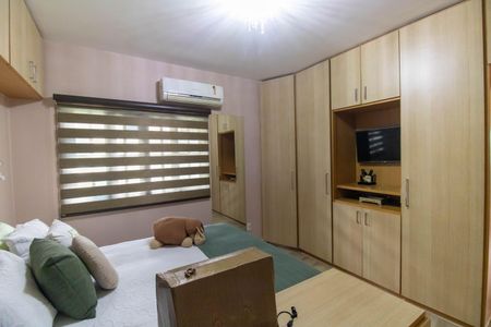 Casa de condomínio à venda com 472m², 5 quartos e 3 vagas Casa de condomínio à venda com 472m², 5 quartos e 3 vagasQuarto 2