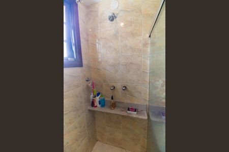 Casa de condomínio à venda com 472m², 5 quartos e 3 vagas Casa de condomínio à venda com 472m², 5 quartos e 3 vagasBanheiro da Suíte