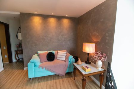 Casa de condomínio à venda com 472m², 5 quartos e 3 vagas Casa de condomínio à venda com 472m², 5 quartos e 3 vagasHall