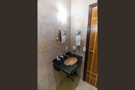 Casa de condomínio à venda com 472m², 5 quartos e 3 vagas Casa de condomínio à venda com 472m², 5 quartos e 3 vagasLavabo