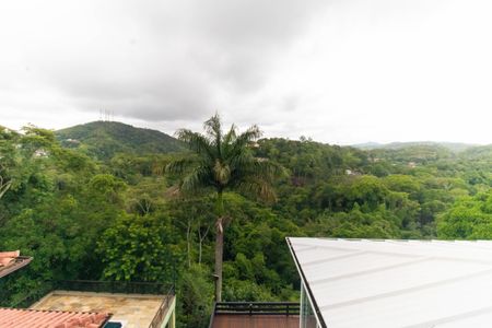 Casa de condomínio à venda com 472m², 5 quartos e 3 vagas Casa de condomínio à venda com 472m², 5 quartos e 3 vagasVista do Quarto 1