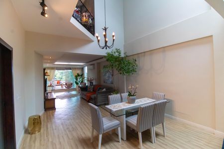 Sala de casa de condomínio à venda com 5 quartos, 472m² em Sapê, Niterói